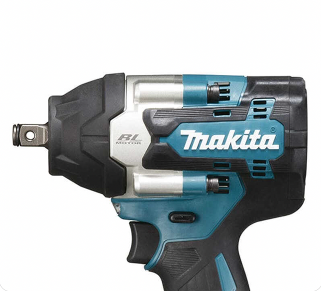 Avvitatore a impulsi Makita DTW700 18V LXT 700 Nm 1/2" – Kit con 2 batterie 5,0 Ah e valigetta MAKPAC